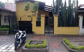 Yellow House Hostel Medellin